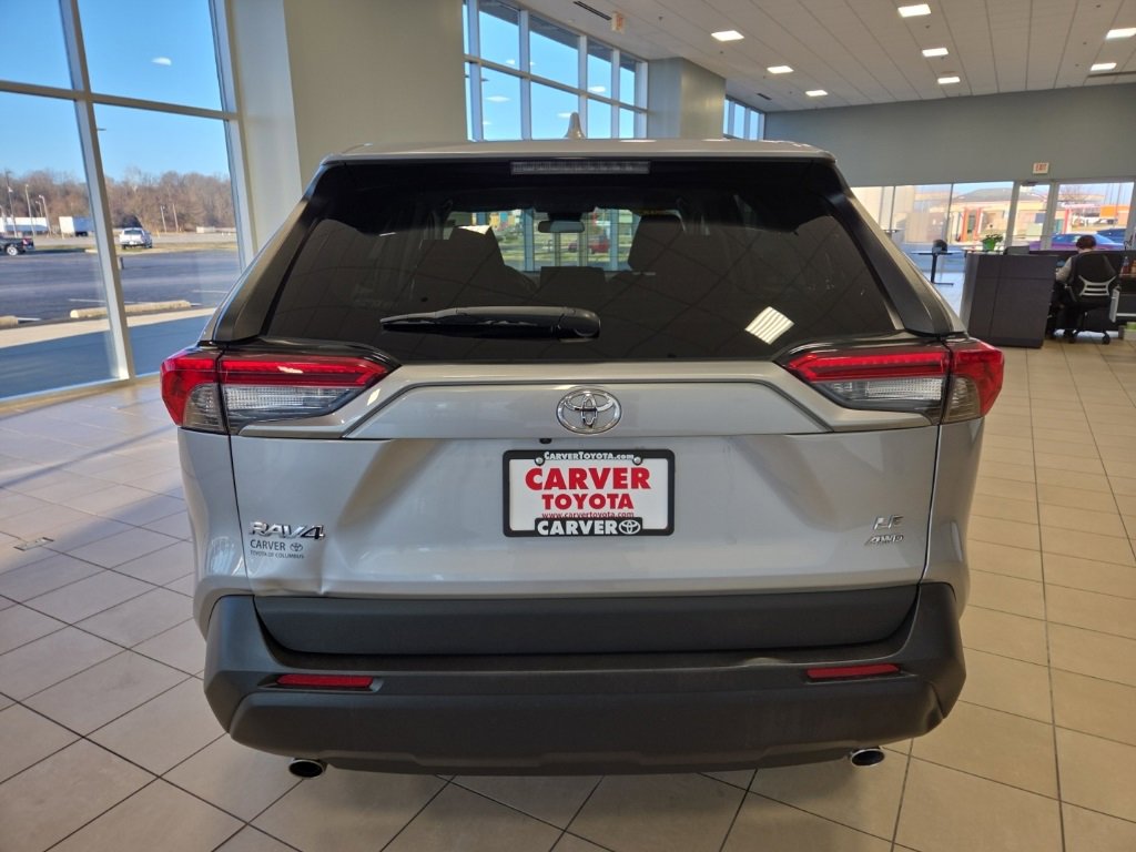Used 2022 Toyota RAV4 LE image 8