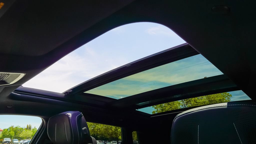 Used 2025 Cadillac Lyriq Sport image 18