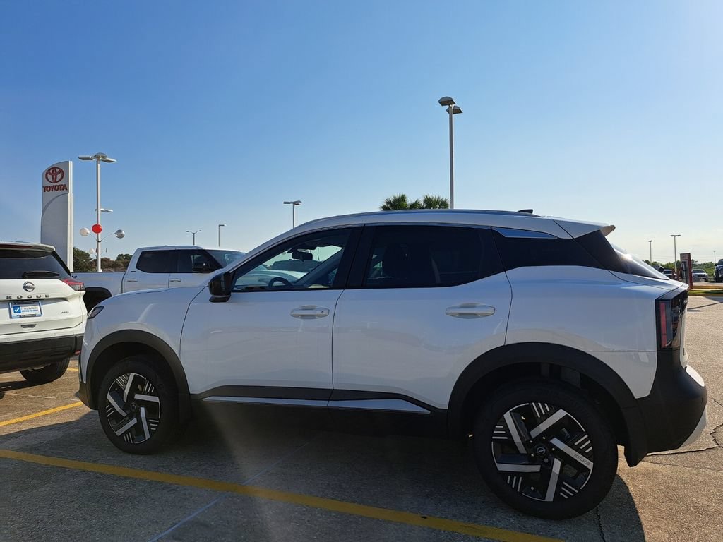 Used 2026 Nissan Kicks SV w/ Charging Package FWD image 4