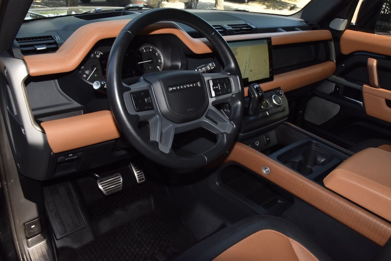 Used 2023 Land Rover Defender 130 X AWD/4WD image 33