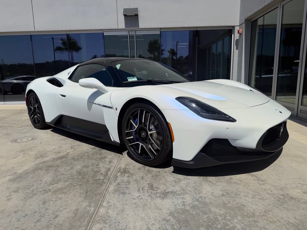 Used 2023 Maserati MC20 Spyder RWD image 1