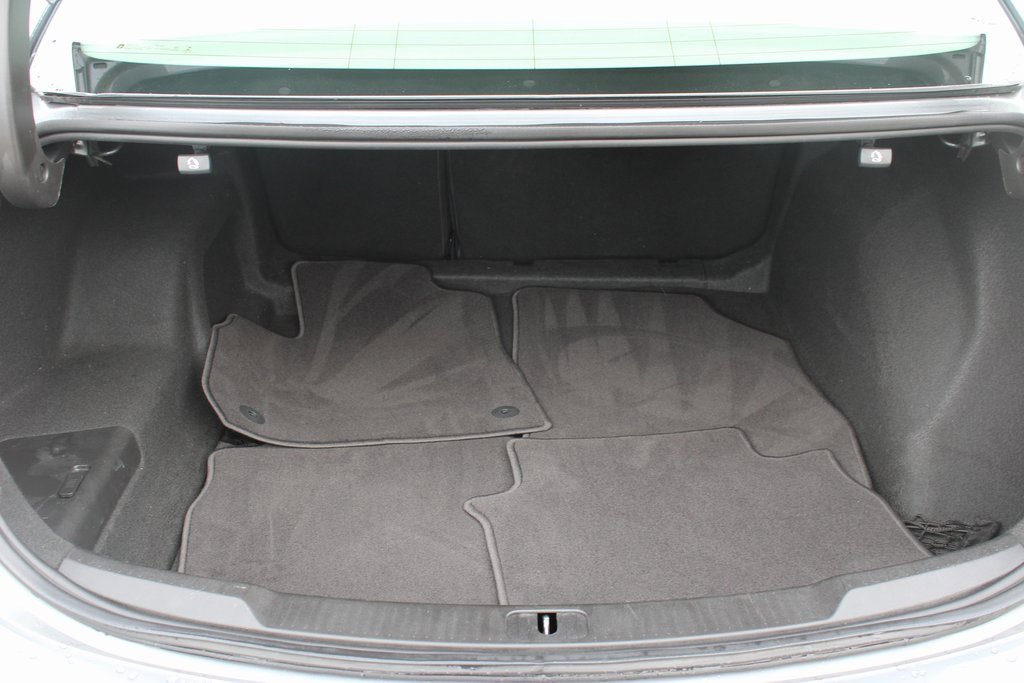 Used 2019 Buick LaCrosse Essence w/ Sun and Shade Package image 28