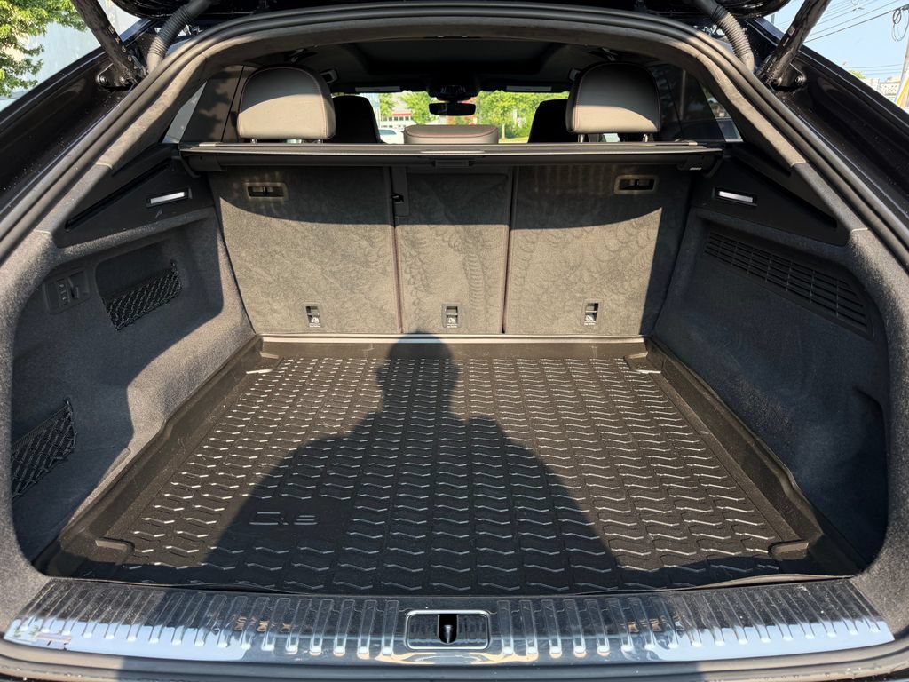 Used 2022 Audi RS Q8 AWD/4WD image 36