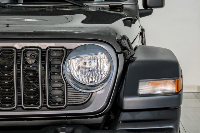 Used 2024 Jeep Wrangler Unlimited Sport image 40