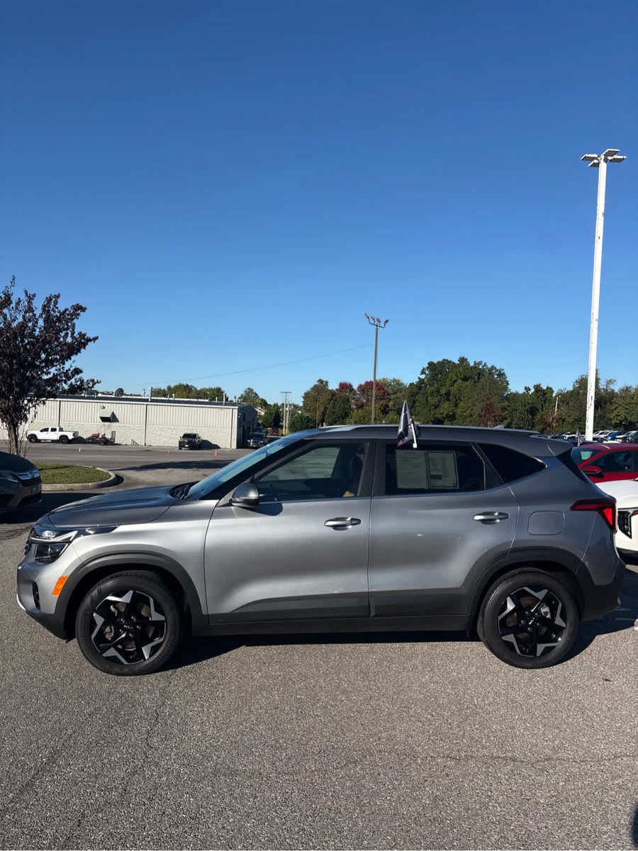 Used 2024 Kia Seltos EX AWD/4WD image 26