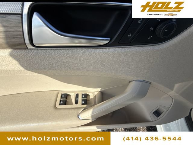 Used 2018 Volkswagen Passat 2.0T SE image 24