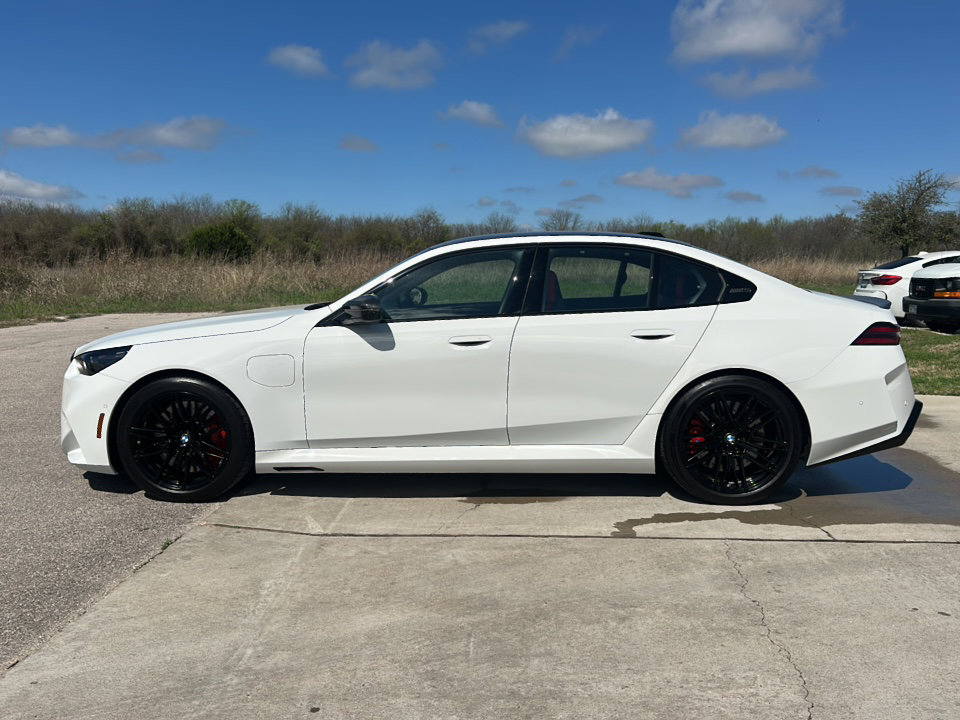 Used 2026 BMW M5 w/ Carbon Package AWD/4WD image 5