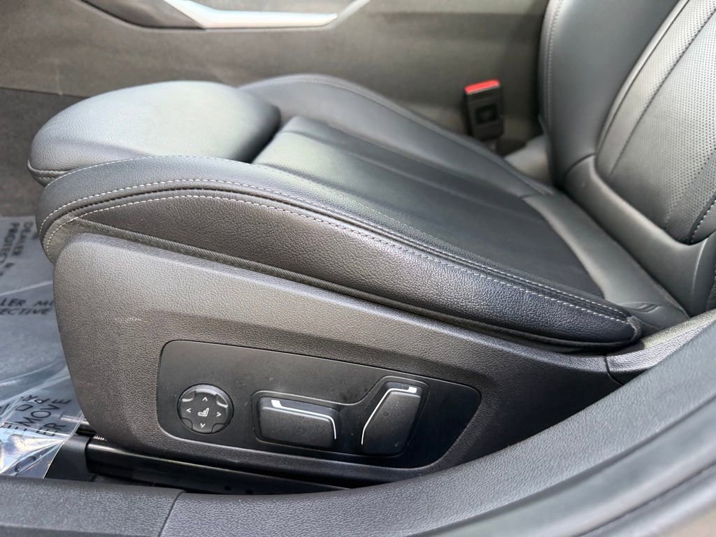 Used 2024 BMW 330i Sedan RWD image 18