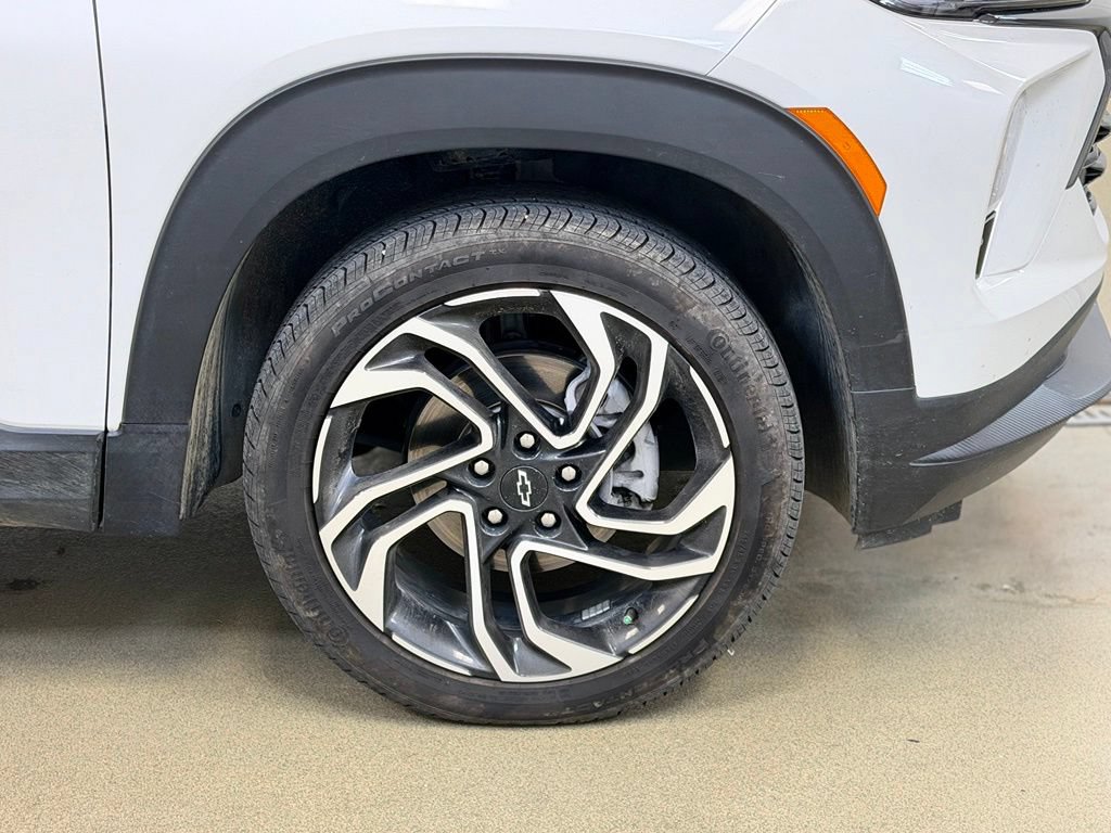 Used 2025 Chevrolet TrailBlazer RS w/ Convenience Package AWD/4WD image 4