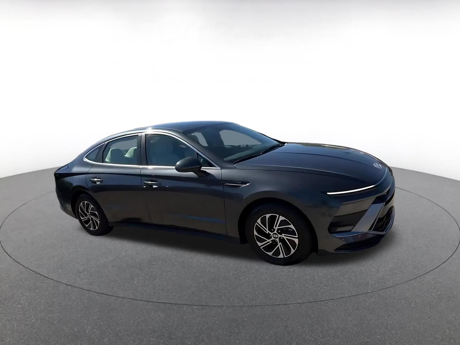 Used 2026 Hyundai Sonata Blue FWD image 2