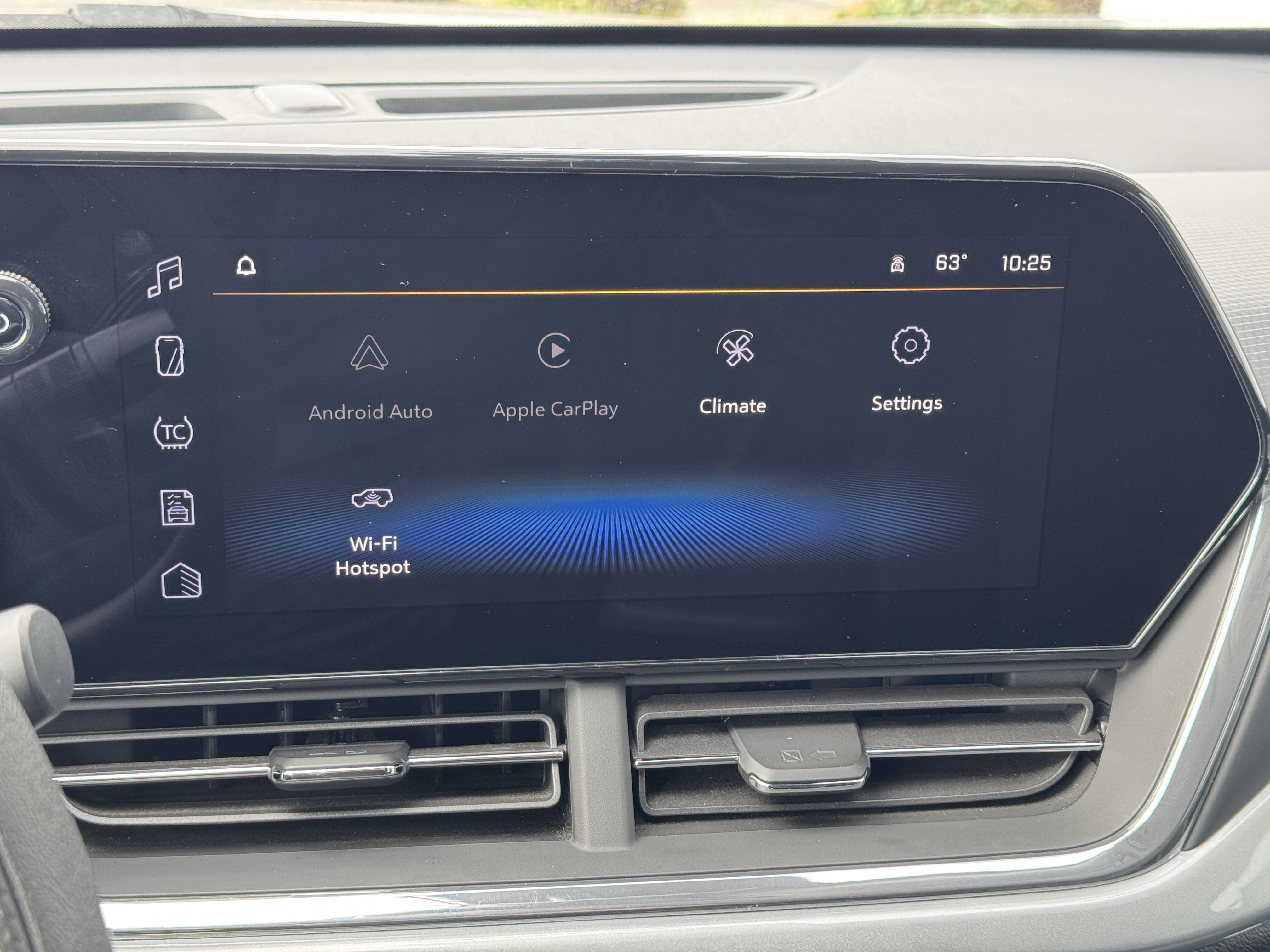 Used 2025 Chevrolet Trax LT image 26