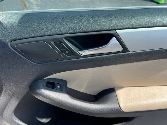 Used 2012 Volkswagen Jetta SEL FWD image 29