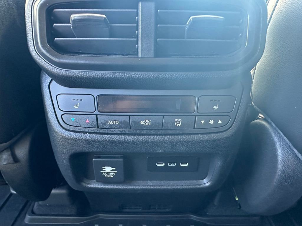 Used 2025 Honda Pilot Elite image 16