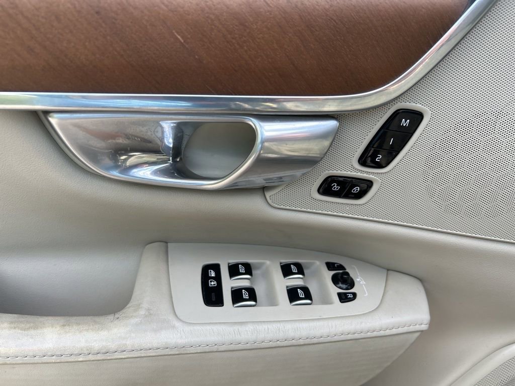 Used 2018 Volvo S90 T6 Inscription w/ Convenience Package image 18