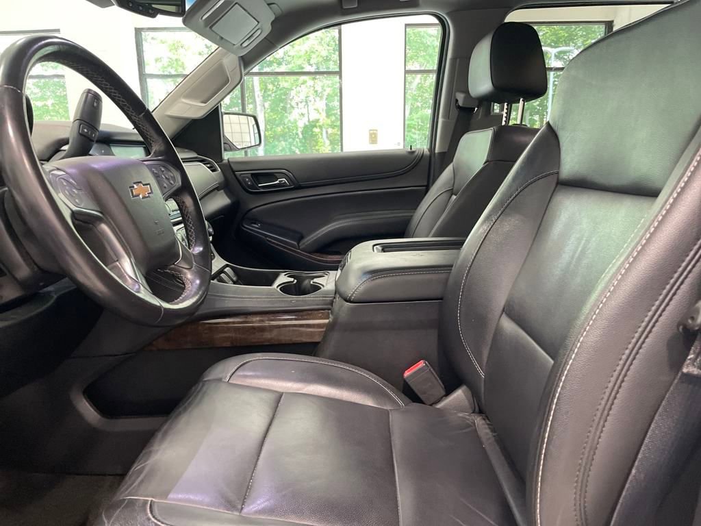 Used 2018 Chevrolet Suburban LT image 2
