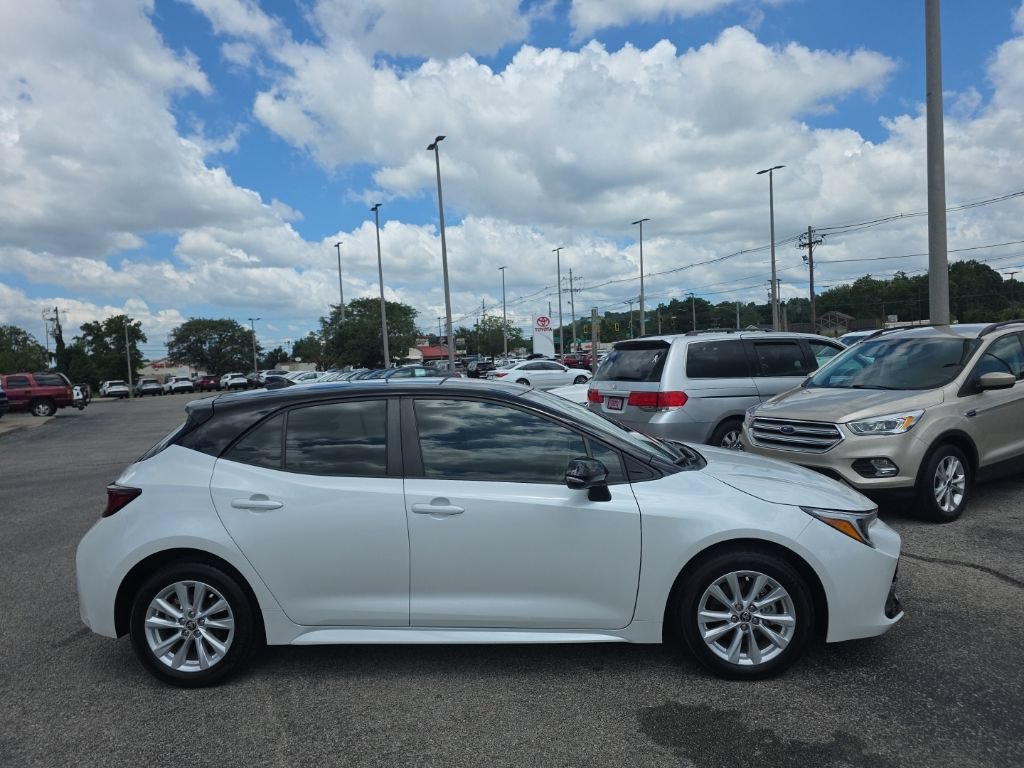 Certified 2024 Toyota Corolla SE FWD image 3