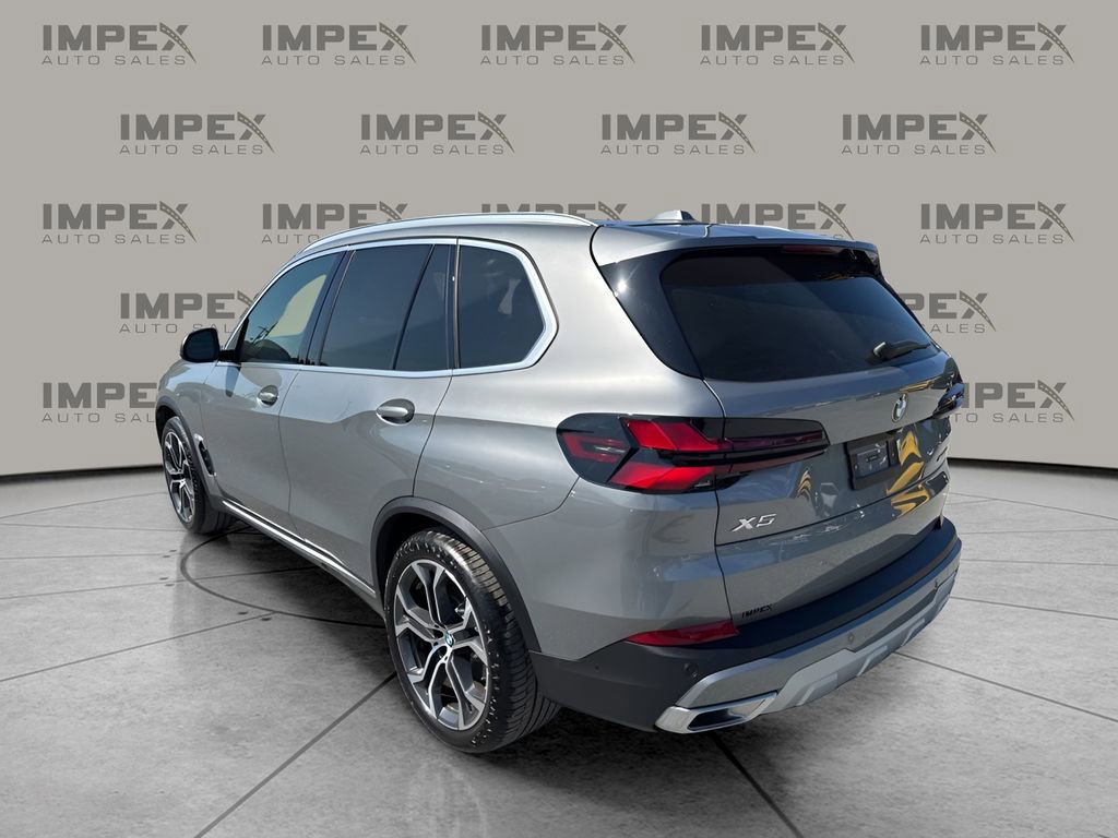 Used 2026 BMW X5 xDrive40i AWD/4WD image 3