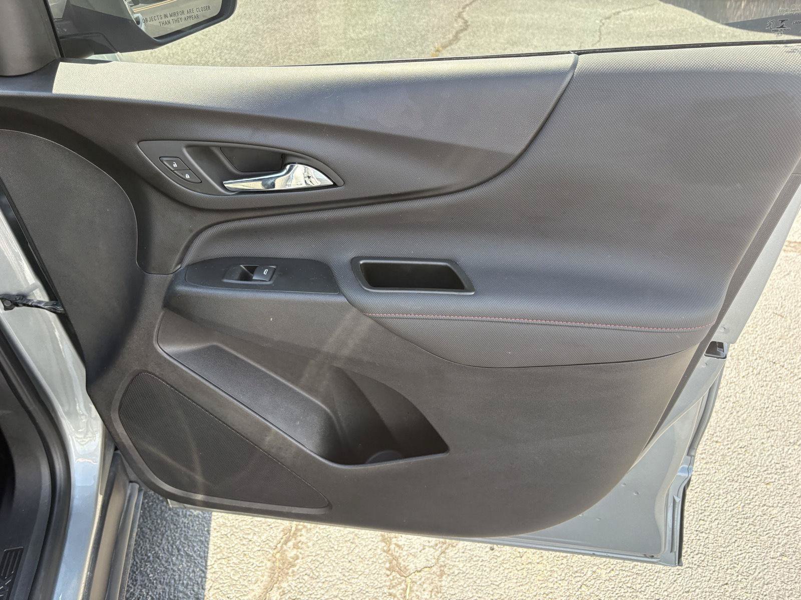 Used 2023 Chevrolet Equinox RS AWD/4WD image 17