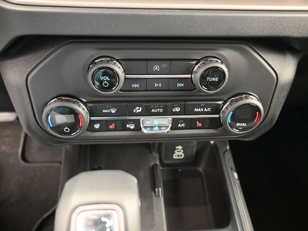 New 2026 Ford Bronco Outer Banks image 3