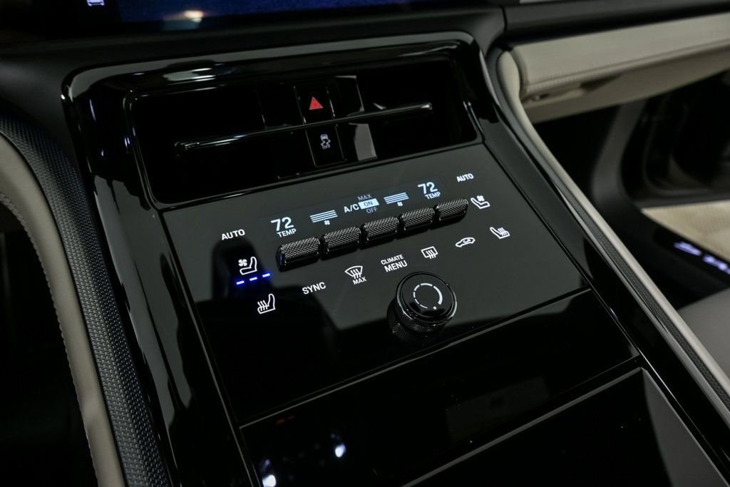 New 2026 Porsche Panamera 4 E-Hybrid AWD/4WD image 18