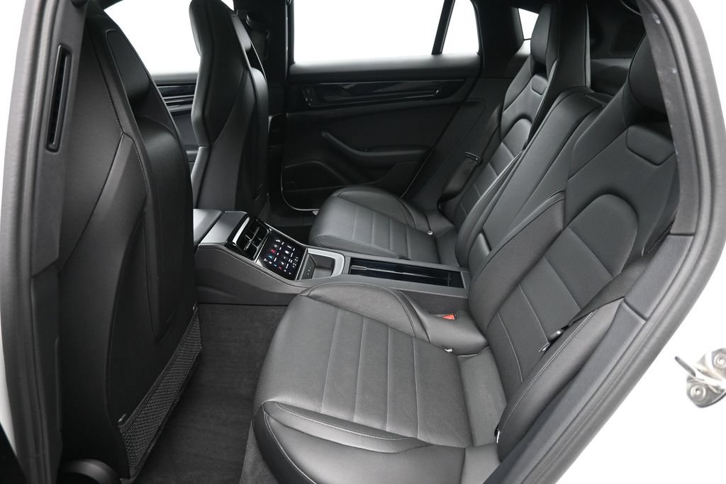 Certified 2025 Porsche Panamera RWD image 7