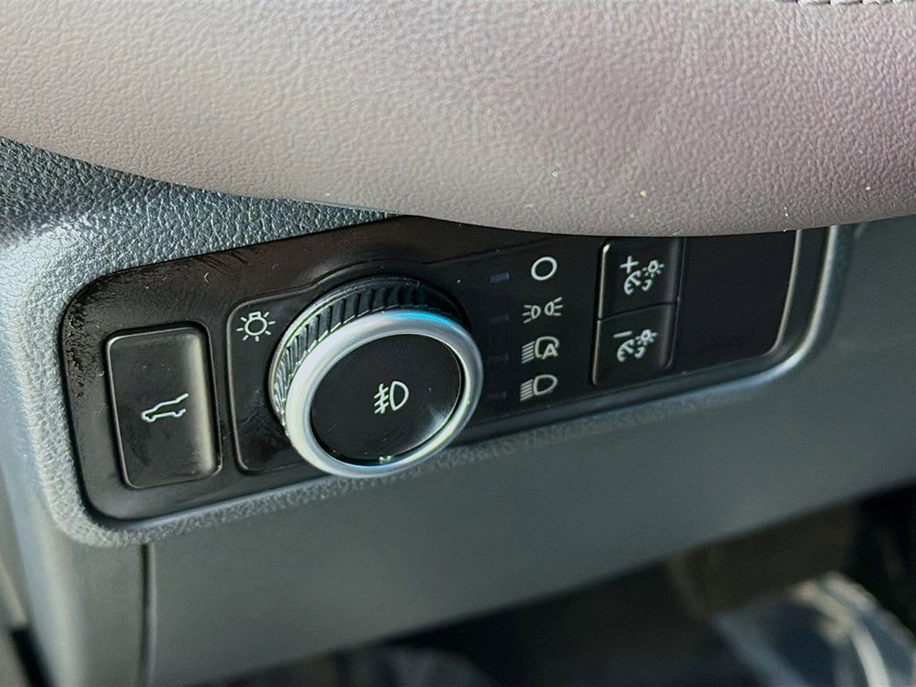 Used 2025 Ford Explorer Platinum w/ LUX Leather Package image 35