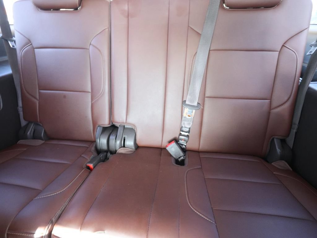Used 2016 Chevrolet Suburban LTZ RWD image 10