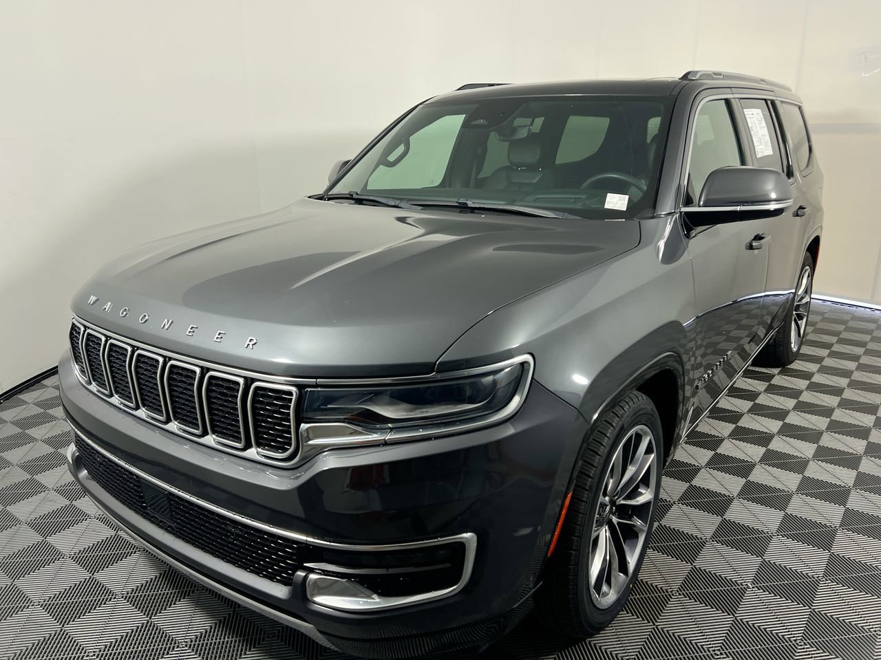 Used 2022 Jeep Wagoneer Series III w/ Premium Group I AWD/4WD image 7