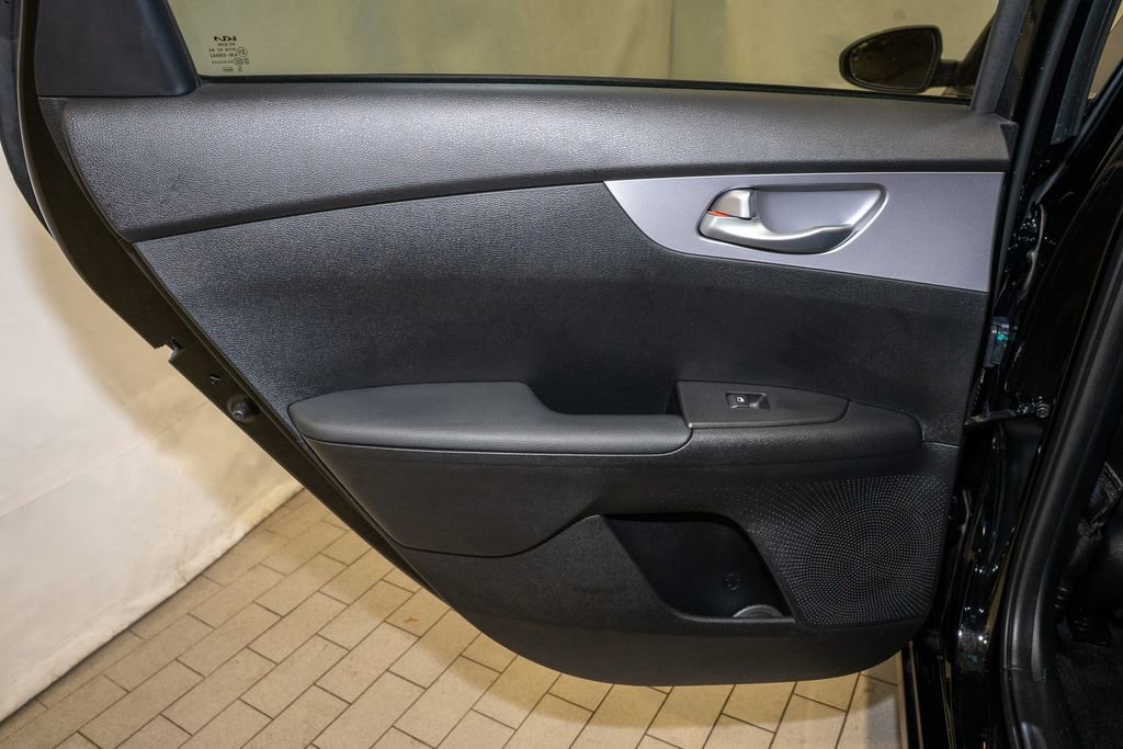 Used 2024 Kia Forte LXS image 8