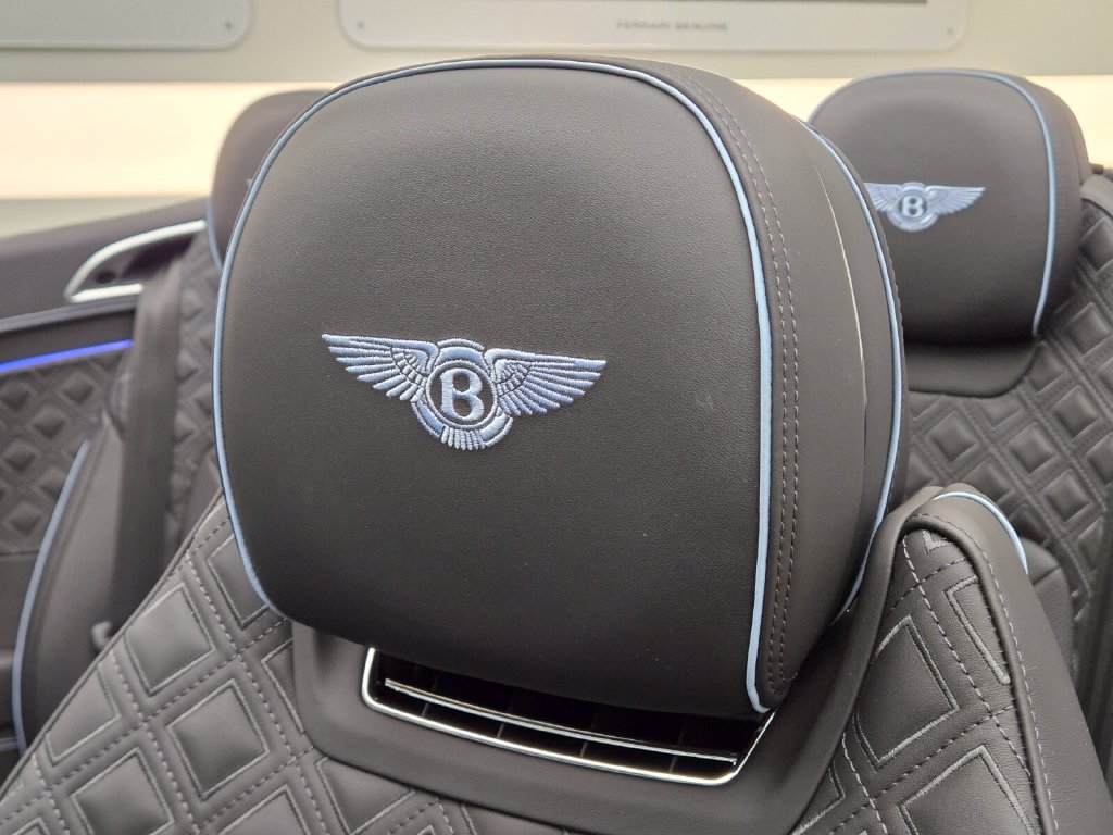Certified 2023 Bentley Continental GT V8 AWD/4WD image 31