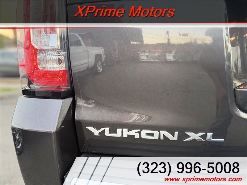 Used 2017 GMC Yukon XL Denali w/ Open Road Package AWD/4WD image 12
