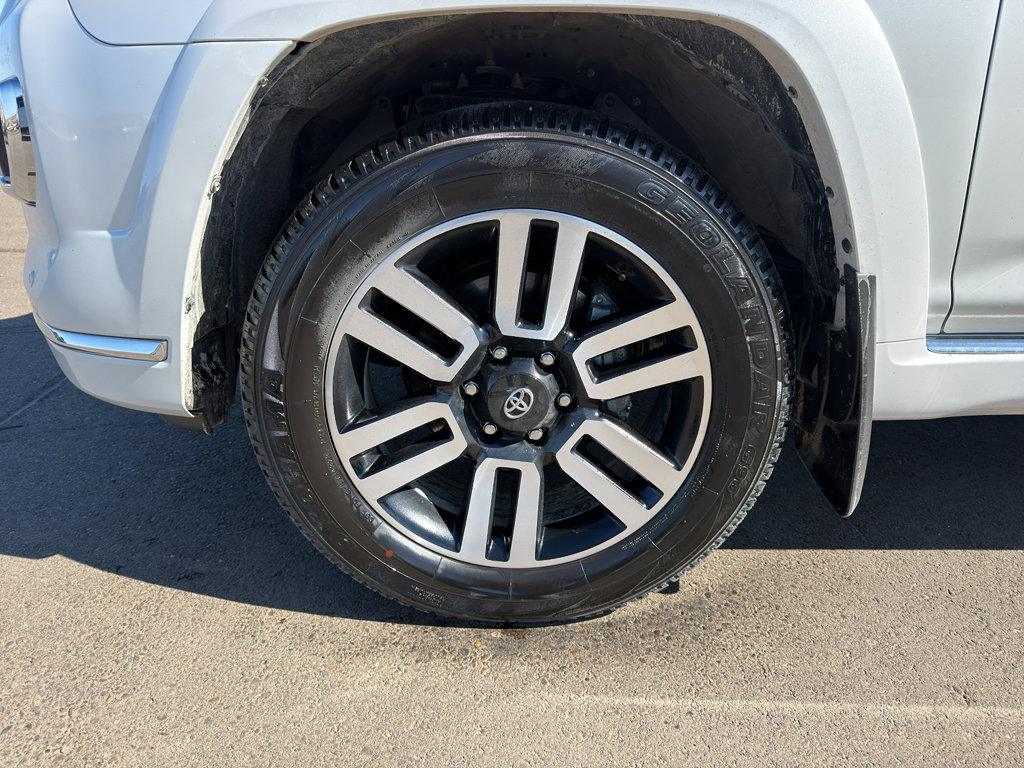 Used 2024 Toyota 4Runner Limited AWD/4WD image 30