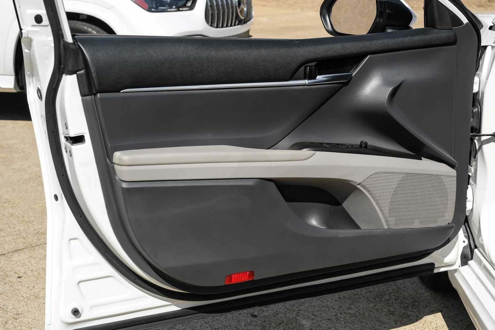 Used 2023 Toyota Camry SE FWD image 39