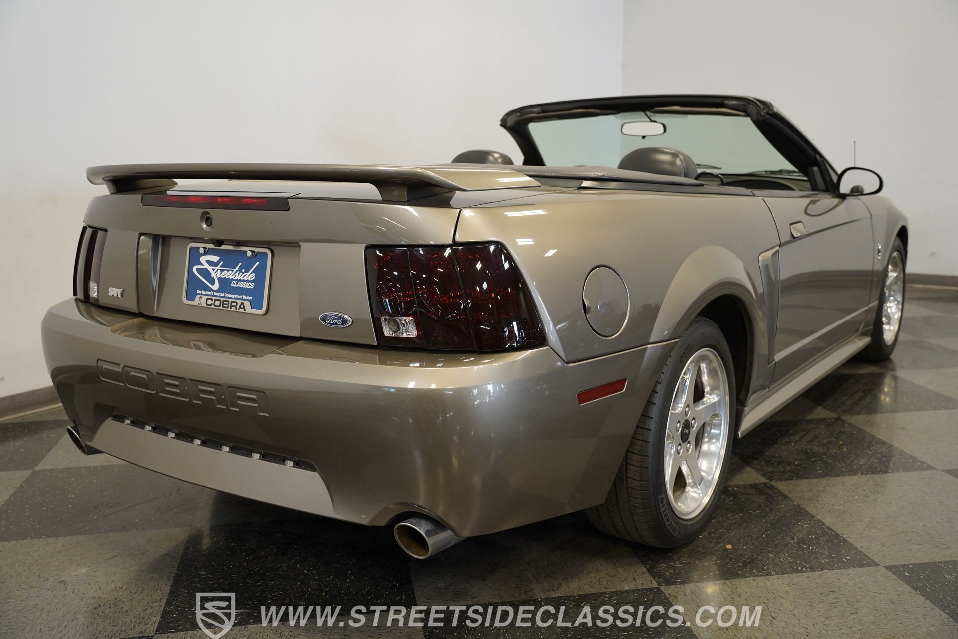 Used 2001 Ford Mustang Cobra RWD image 12