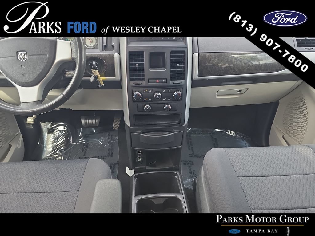 Used 2010 Dodge Grand Caravan SXT FWD image 12