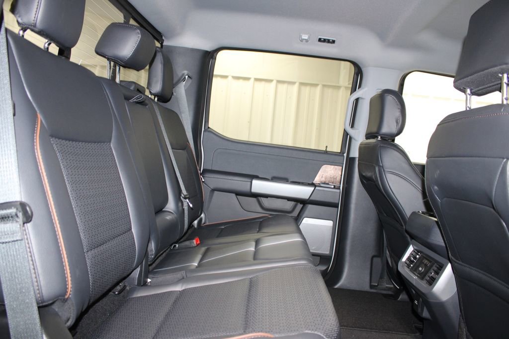 New 2026 Ford F250 Lariat w/ Black Appearance Package image 33