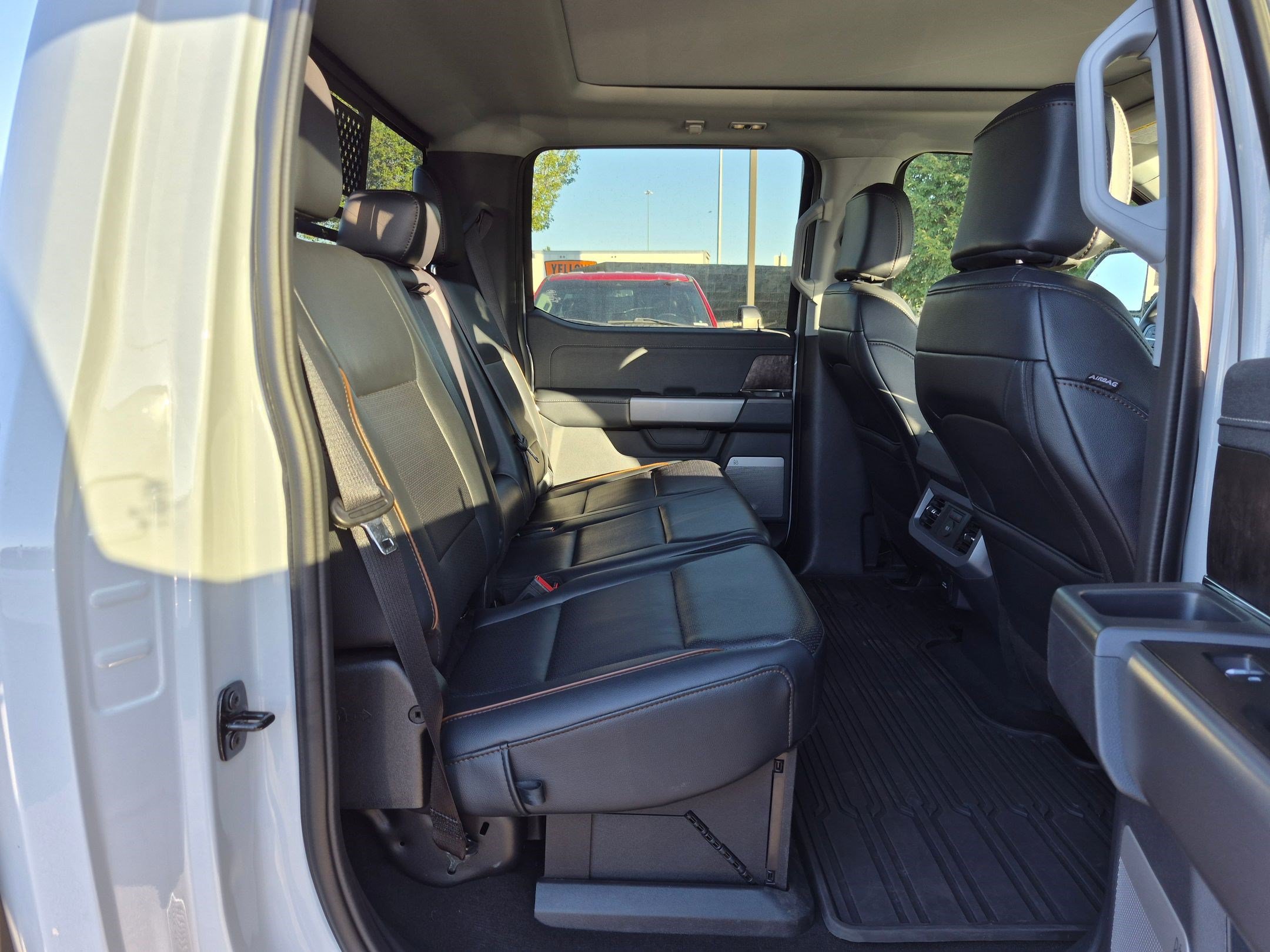 Used 2026 Ford F350 Lariat w/ Tremor Off-Road Package AWD/4WD image 34
