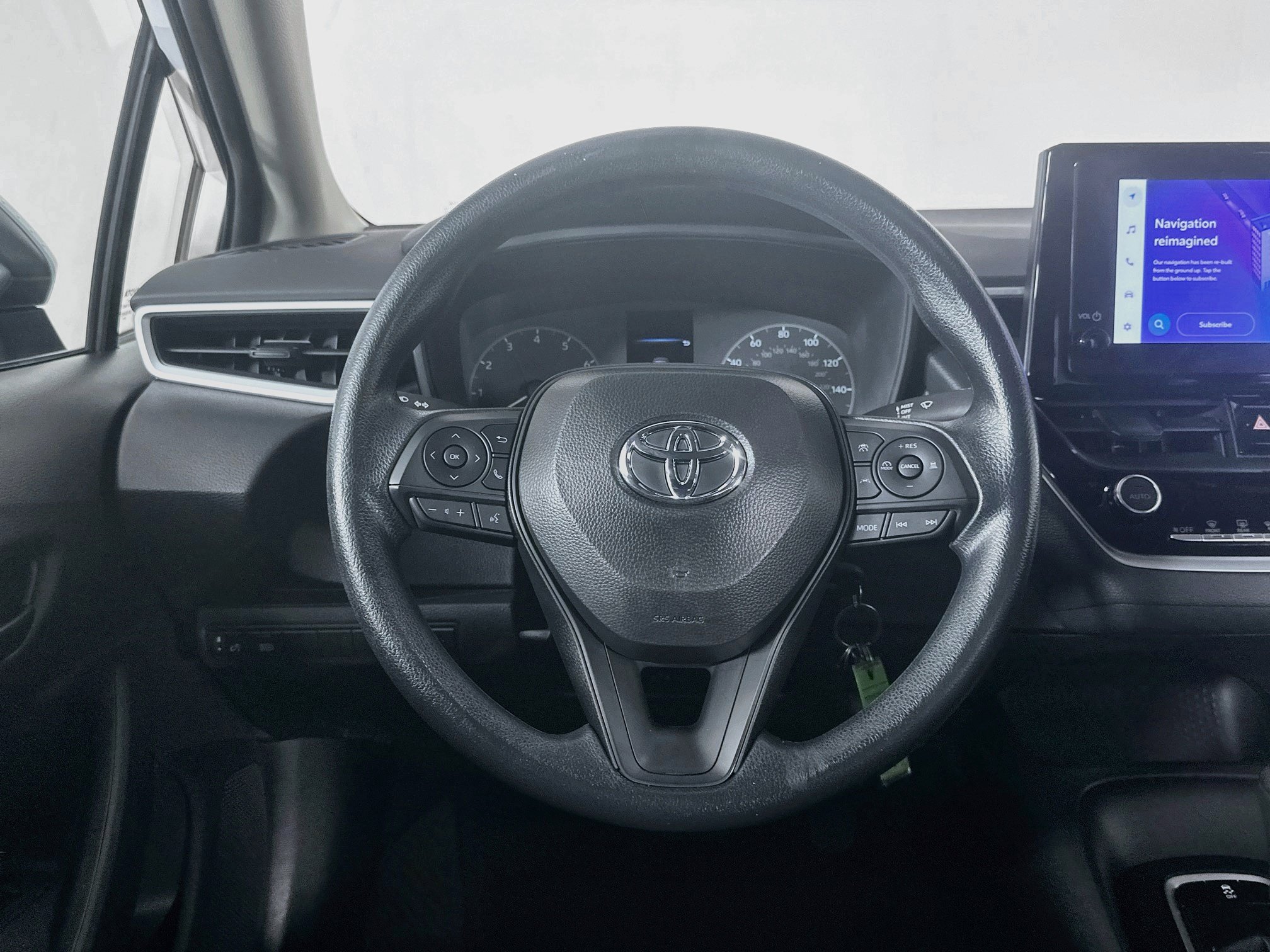 Used 2025 Toyota Corolla LE FWD image 17