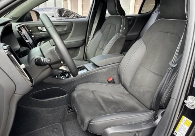 Used 2023 Volvo C40 P8 Recharge Ultimate AWD/4WD image 2