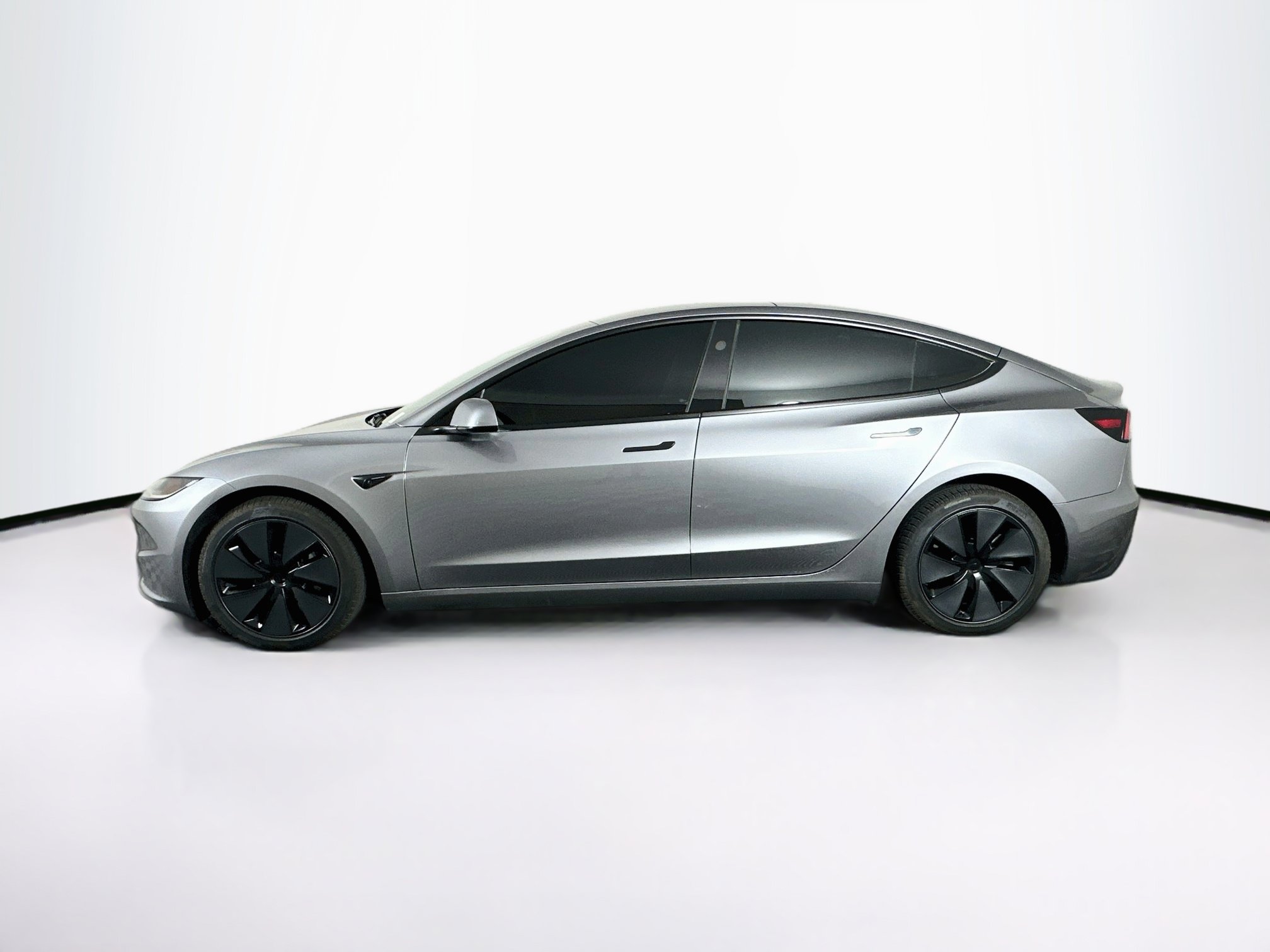 Used 2025 Tesla Model 3 Long Range AWD/4WD image 4