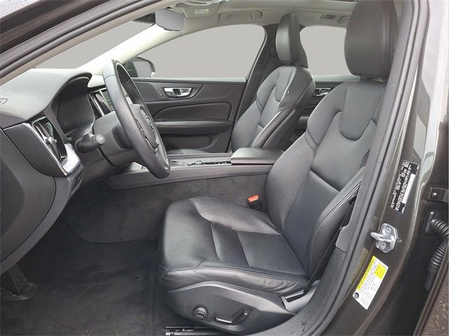 Used 2020 Volvo S60 T6 Momentum image 11