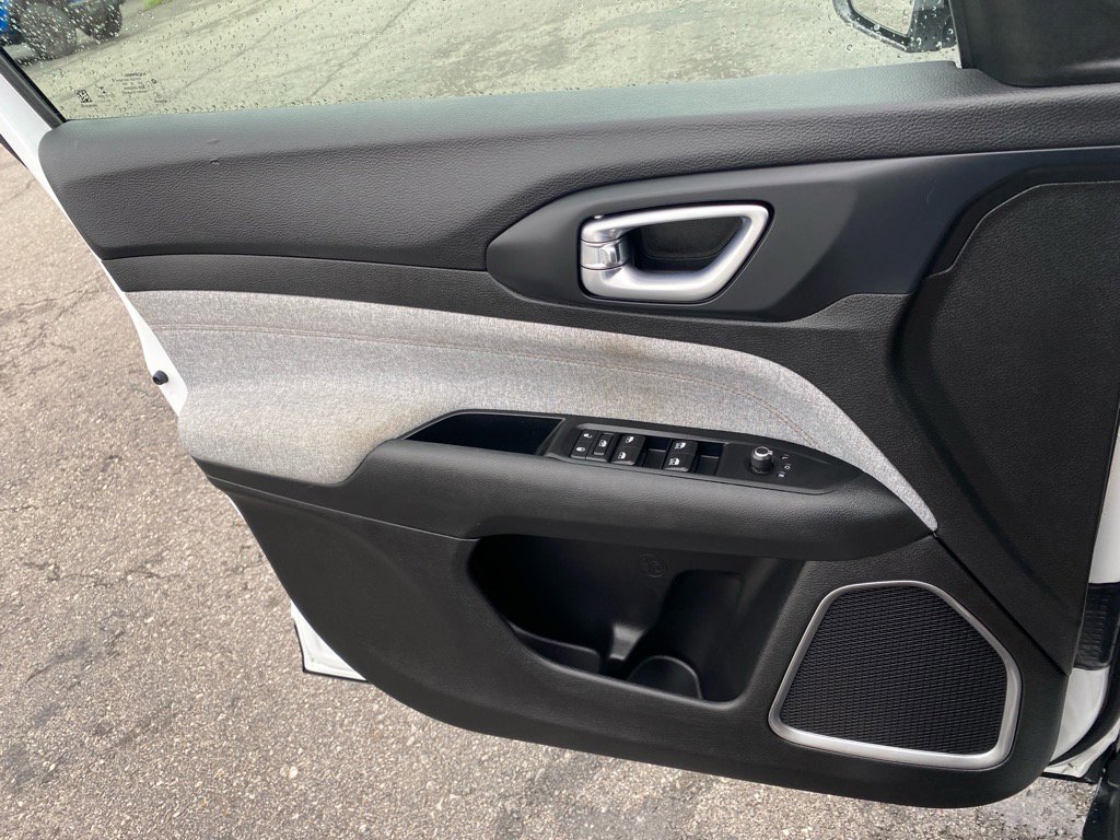 Used 2022 Jeep Compass Latitude image 23