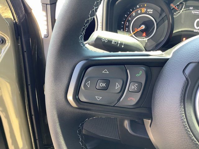 New 2025 Jeep Gladiator Sport image 13