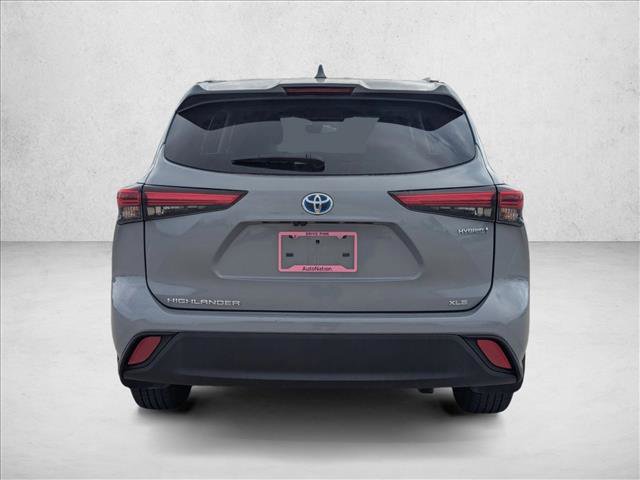 Certified 2023 Toyota Highlander Bronze Edition image 6