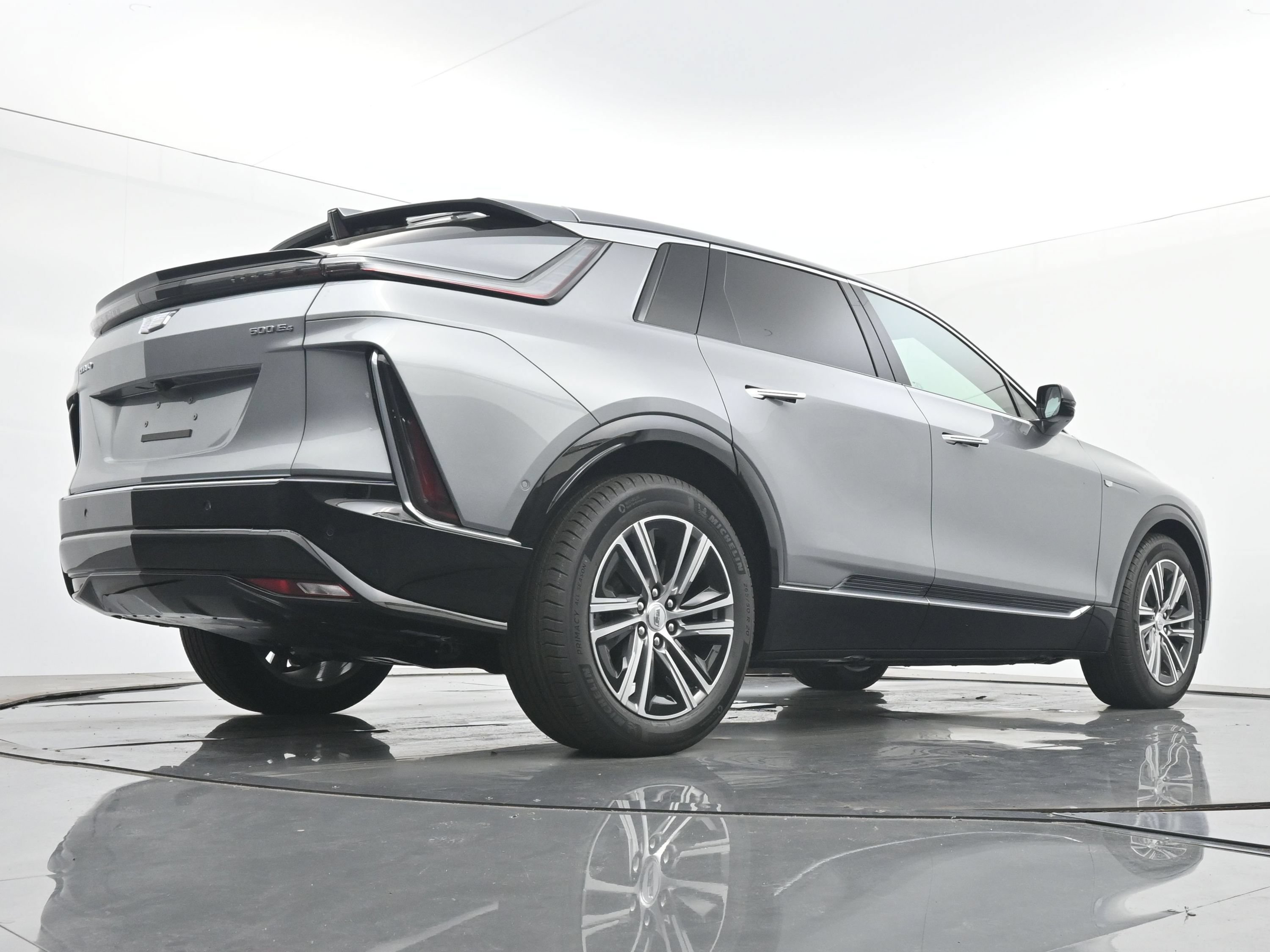 New 2026 Cadillac Lyriq Luxury w/ LPO, Floor Liner Package AWD/4WD image 19