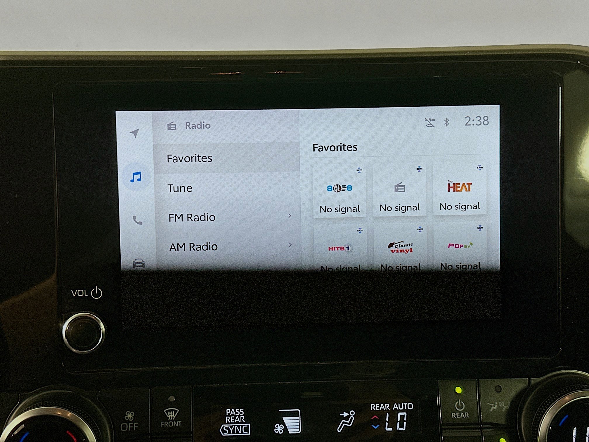 Used 2025 Toyota Highlander LE FWD image 21