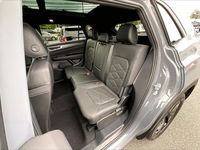Used 2024 Volkswagen Atlas Cross Sport SE AWD/4WD image 25