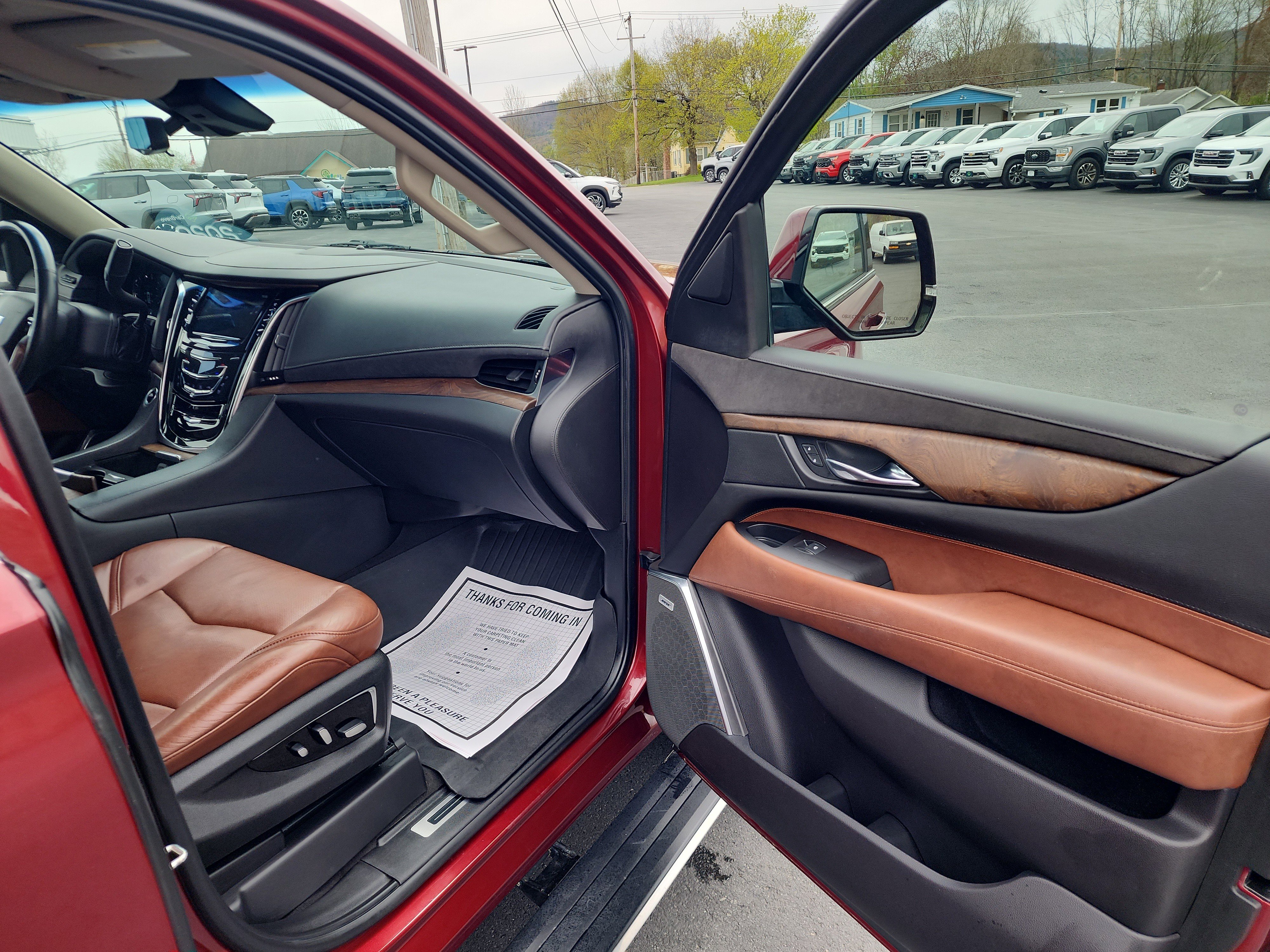 Certified 2020 Cadillac Escalade Premium Luxury w/ LPO, Radiant Package AWD/4WD image 41
