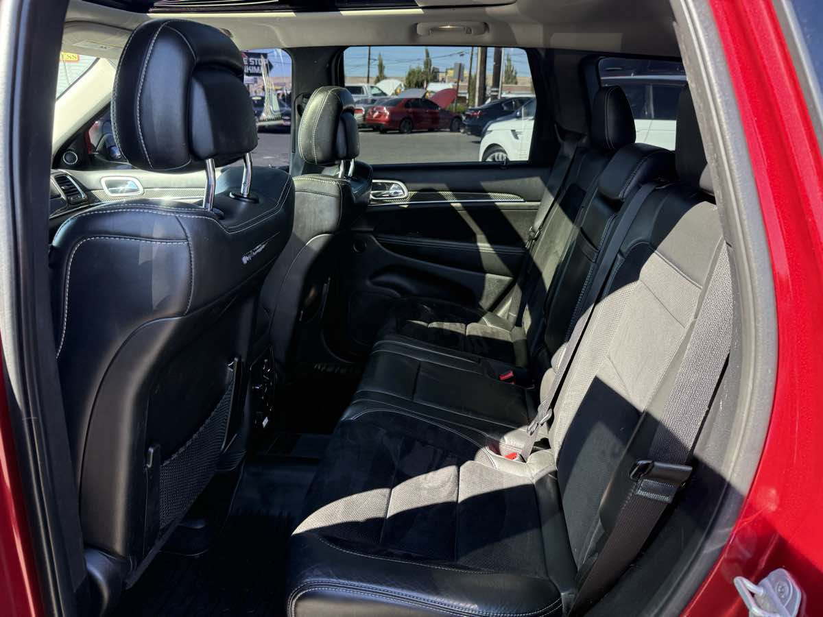 Used 2012 Jeep Grand Cherokee SRT8 w/ Luxury Group II AWD/4WD image 12