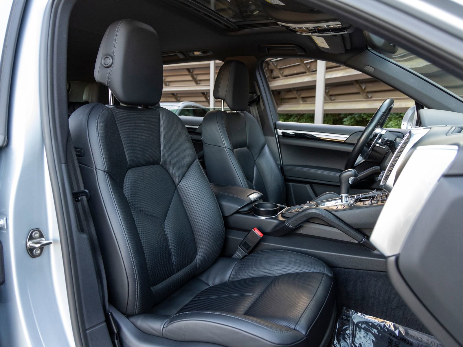 Used 2016 Porsche Cayenne image 59